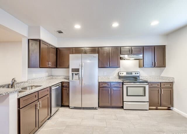 rental at 100  Lorenz Rd Unit 1501 in San Antonio, TX — photo 5