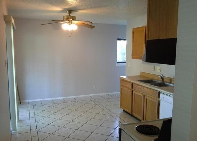 rental at 8448  Dixon Ridge in San Antonio, TX — photo 3