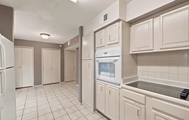 rental at 7834  Broadway Unit 106 in San Antonio, TX — photo 4