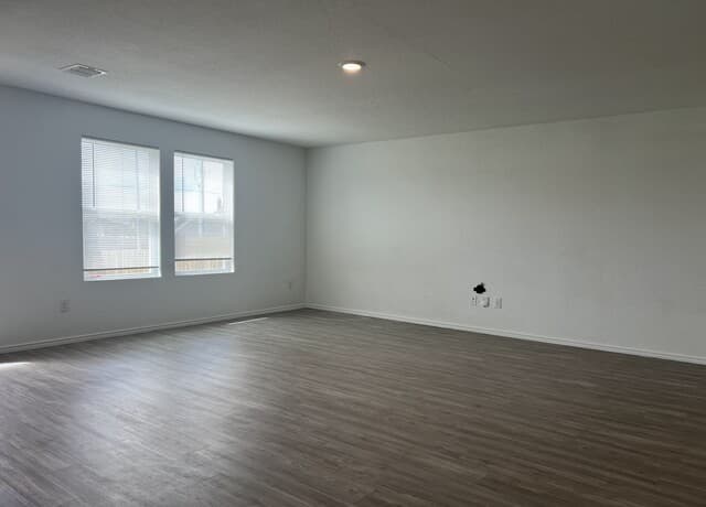rental at 6606  Willow Lndg in Converse, TX — photo 5