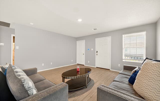 rental at 6427  Kemper Place in San Antonio, TX — photo 5