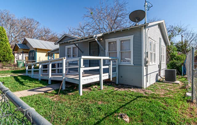 rental at 1610  Lennon Ave in San Antonio, TX — photo 2