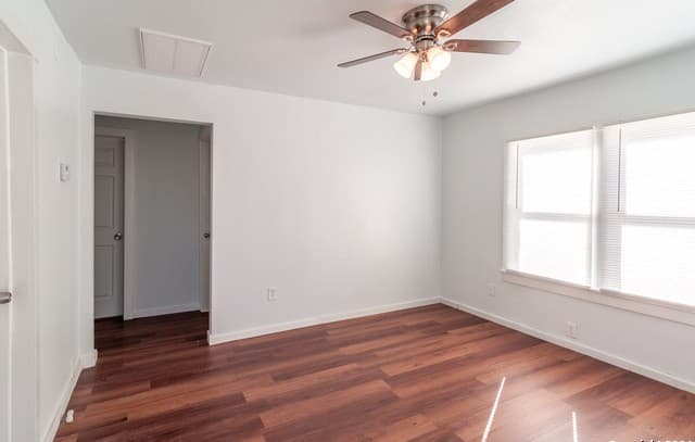 rental at 1610  Lennon Ave in San Antonio, TX — photo 4