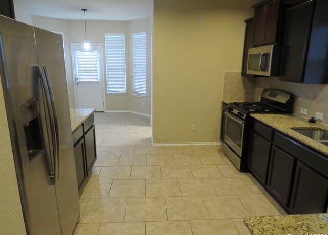 rental at 11622  Blossom Blf in Schertz, TX — photo 5