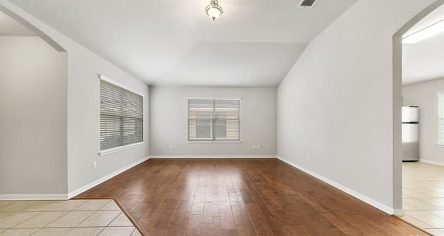 rental at 10306  Pinehurst Run in San Antonio, TX — photo 5