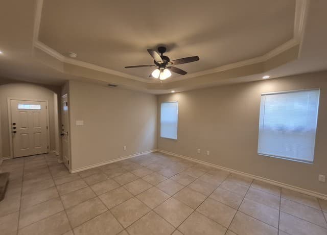 rental at 7014  Lakeview Dr. Unit 101 in San Antonio, TX — photo 5