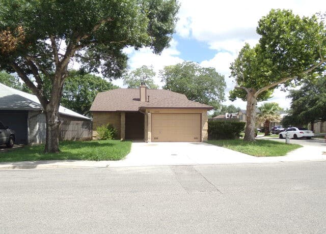 rental at 11442  Potter Vly in San Antonio, TX — photo 1