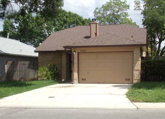 rental at 11442  Potter Vly in San Antonio, TX — photo 2