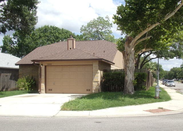 rental at 11442  Potter Vly in San Antonio, TX — photo 3