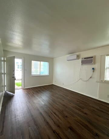 rental at 7115  Glen Ter Unit 4 in San Antonio, TX — photo 2