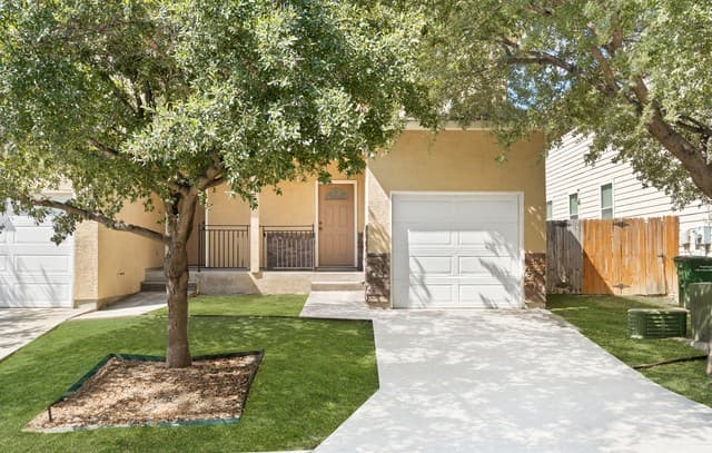 rental at 4915  Appleseed Ct in San Antonio, TX — photo 1