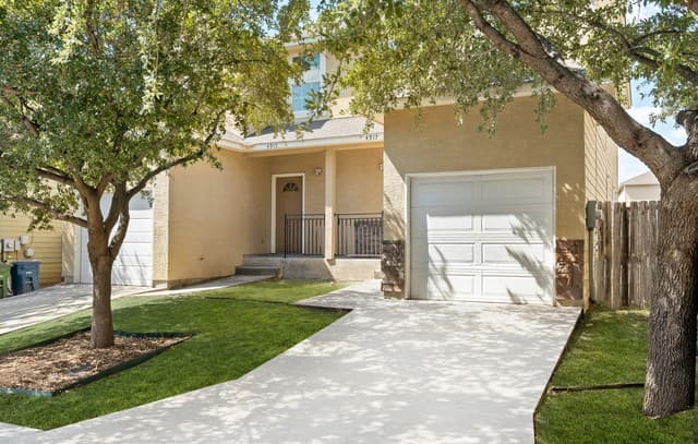 rental at 4915  Appleseed Ct in San Antonio, TX — photo 2
