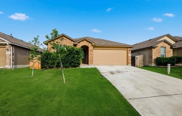 rental at 6441  Staccato Staff in San Antonio, TX — photo 2
