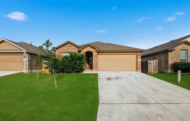 rental at 6441  Staccato Staff in San Antonio, TX — photo 3