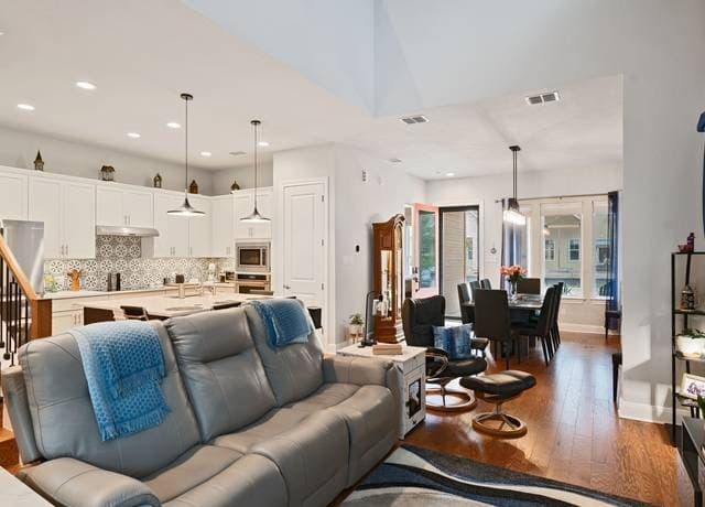 rental at 783 N Academy Ave in New Braunfels, TX — photo 5