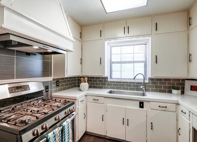 rental at 319  Mink in San Antonio, TX — photo 5