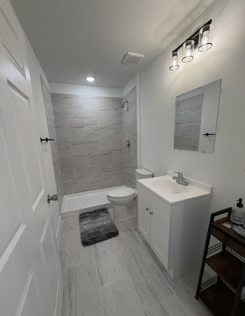 rental at 8503 S Flores St in San Antonio, TX — photo 5