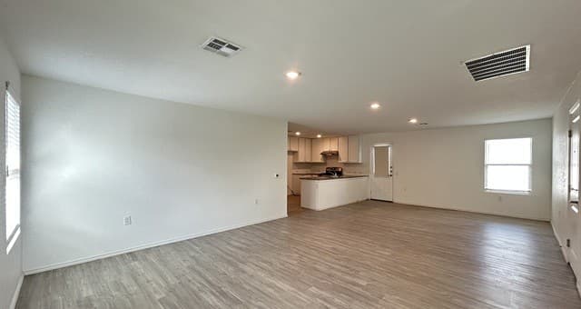 rental at 12030  Picard Bnd in San Antonio, TX — photo 4