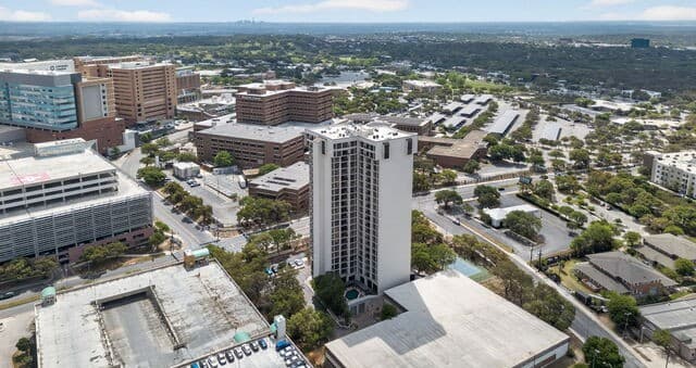 rental at 7701  Wurzbach Rd Unit 1802 in San Antonio, TX — photo 3