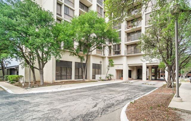 rental at 7701  Wurzbach Rd Unit 1802 in San Antonio, TX — photo 5