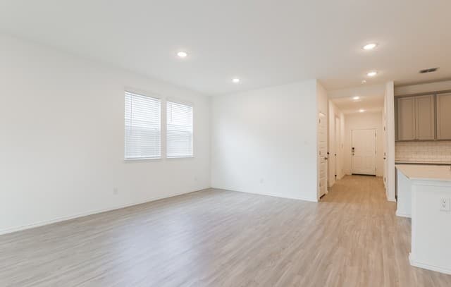 rental at 13210  Hagerd Loop in St Hedwig, TX — photo 5