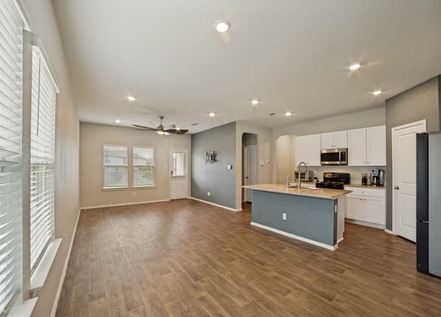 rental at 3430  Angus Crk in San Antonio, TX — photo 3
