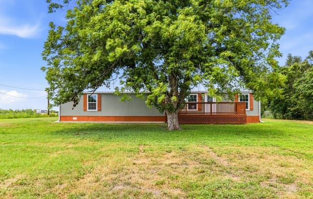 rental at 16345  Fm 463 in Lytle, TX — photo 1