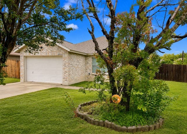 rental at 8206  Longhorn Ridge Dr in Converse, TX — photo 2