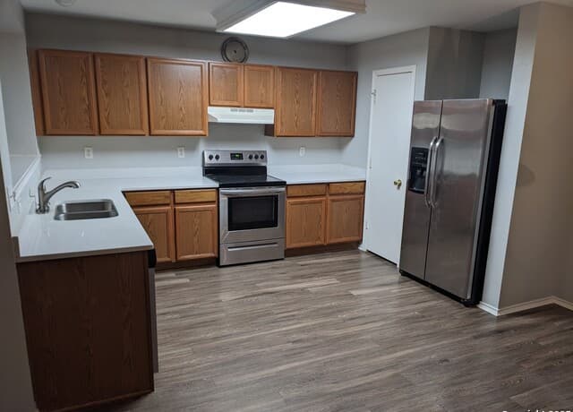 rental at 15  Bedford Bay in San Antonio, TX — photo 5