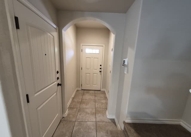 rental at 6950  Lakeview Dr. Unit 102 in San Antonio, TX — photo 2