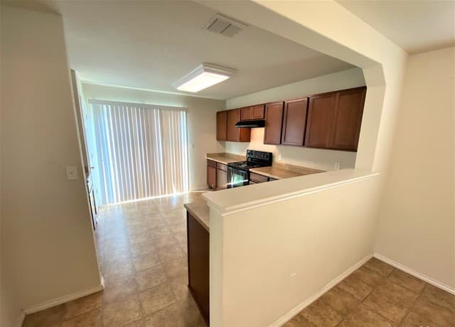 rental at 11926  Silver Coins in San Antonio, TX — photo 4