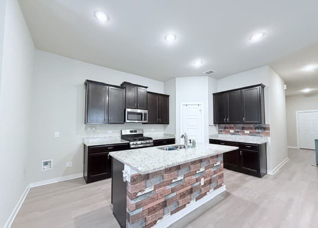 rental at 10739  Rosalina Loop in Converse, TX — photo 3