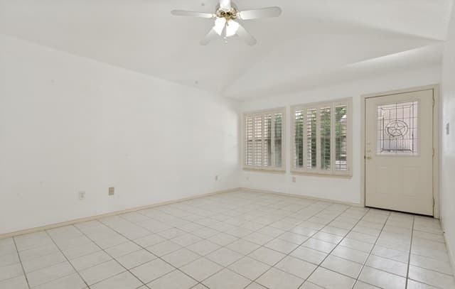 rental at 3202  Eisenhauer #801 Unit 801 in San Antonio, TX — photo 4