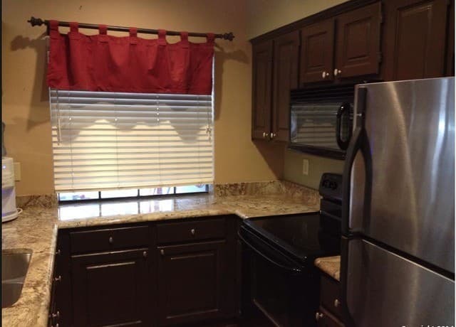 rental at 51  Chapel Hill Cir Unit 51 in San Antonio, TX — photo 5