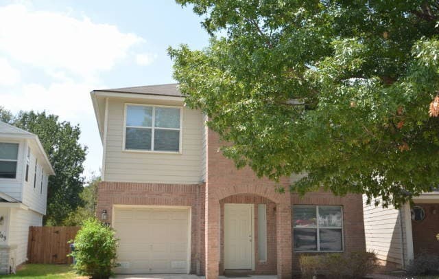 rental at 6907  Painter Way in San Antonio, TX — photo 2