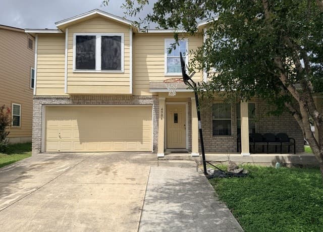 rental at 4906  Heather Pass in San Antonio, TX — photo 2