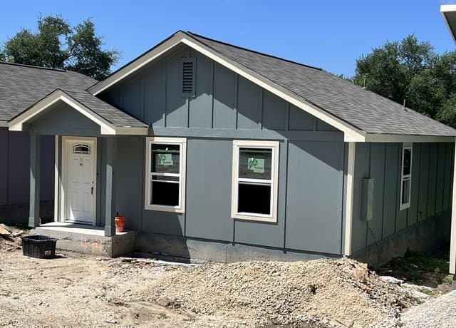 1-bedroom rental at 494 Valley View St Unit 2 in Canyon Lake, TX — photo 1