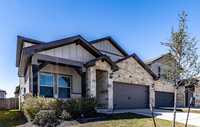 rental at 9510  Falls Canyon Blvd in Converse, TX — photo 2