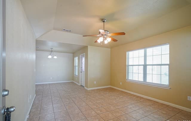 rental at 1043  Misty Acres Dr in New Braunfels, TX — photo 1