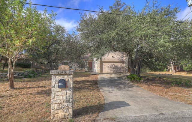 rental at 1060  Somerset in Canyon Lake, TX — photo 3