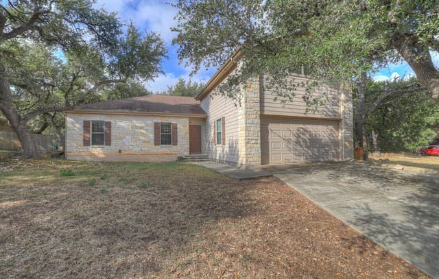 rental at 1060  Somerset in Canyon Lake, TX — photo 5
