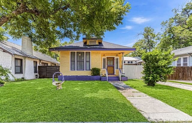 rental at 631  Cedar St in San Antonio, TX — photo 1
