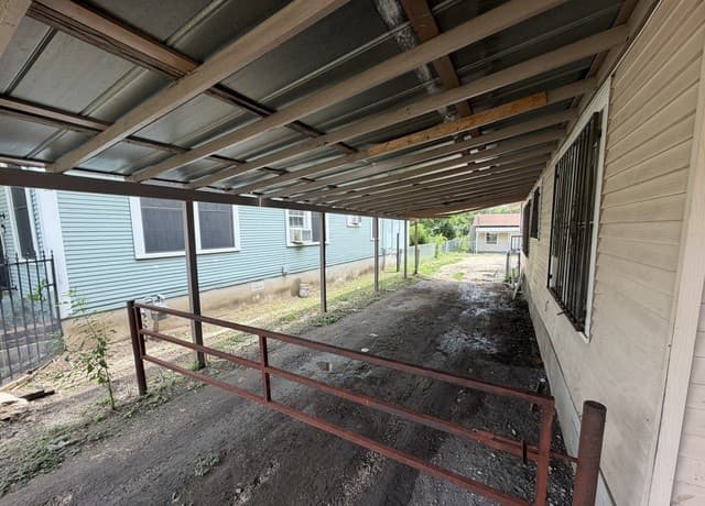 rental at 116  Hot Wells Blvd Unit 3 in San Antonio, TX — photo 3