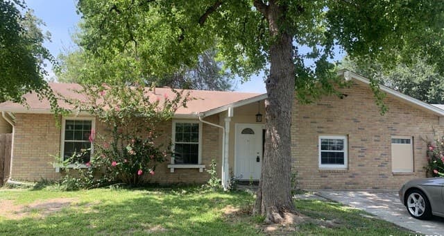 rental at 8503  Glen Ct in San Antonio, TX — photo 2