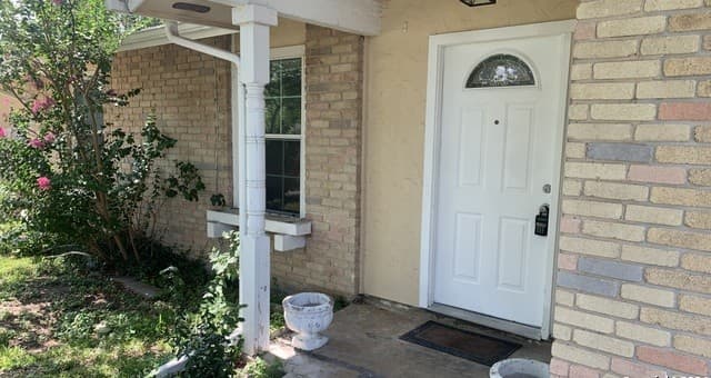 rental at 8503  Glen Ct in San Antonio, TX — photo 3