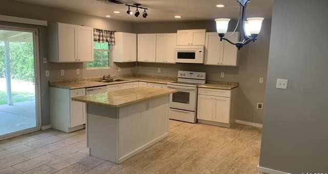 rental at 8503  Glen Ct in San Antonio, TX — photo 5