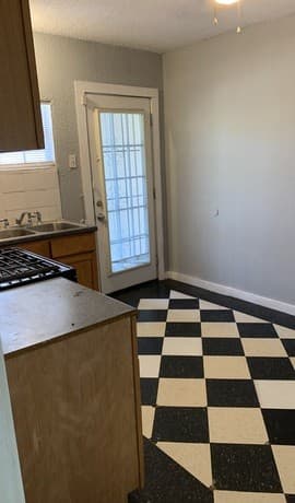 rental at 1524 W Woodlawn Ave Unit 1 in San Antonio, TX — photo 4