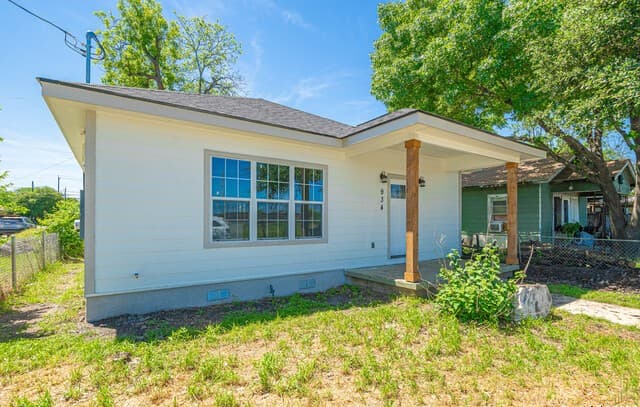 rental at 934  Sherman in San Antonio, TX — photo 1