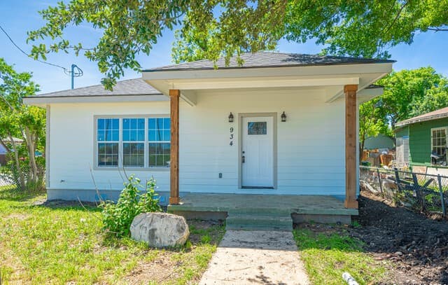 rental at 934  Sherman in San Antonio, TX — photo 2