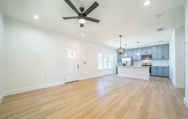rental at 934  Sherman in San Antonio, TX — photo 3
